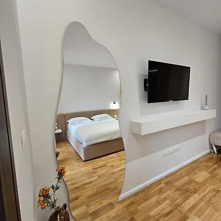 Green Terrace 7 تيرانا