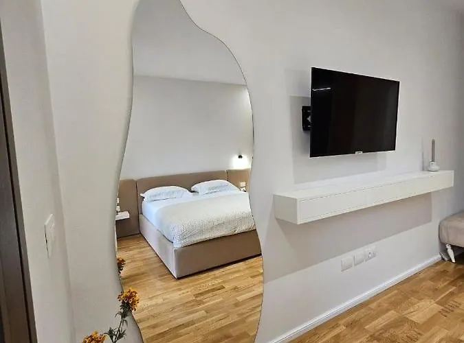 Green Terrace 7 Tiran